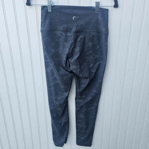 Zyia Active Gray Camouflage Leggings Womens 4 (Small)